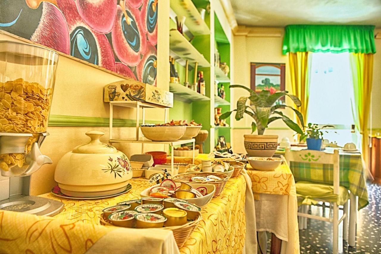 Hotel Della Piazzetta Varazze Εξωτερικό φωτογραφία
